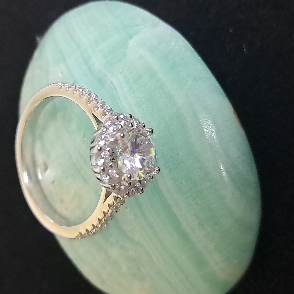Sterling Silver Classic Round Halo Cubic Zirconia Ring.‎ Sizes 6, 7 & 8. - Picture 5 of 8